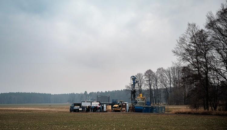 DZA student excursion to the drilling site